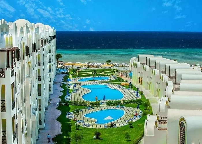 Sahl Hasheesh Finest - Gravity Beachfront Family 2 Bedroom - Non Egyptian Only Garden Pools View *