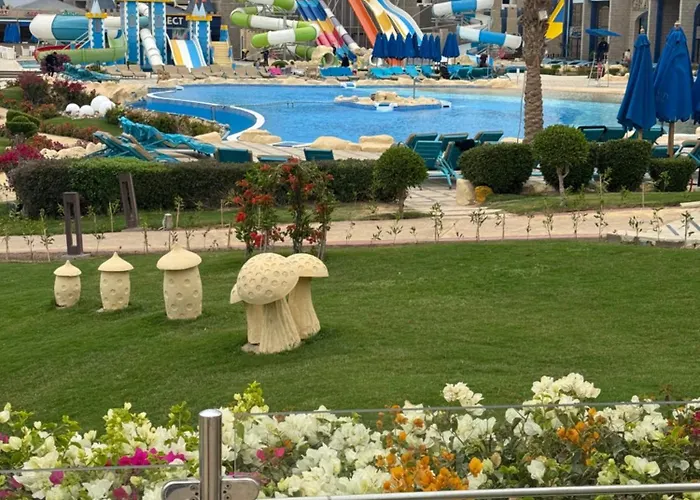 Apartman Sahl Hasheesh Finest - Gravity Beachfront Family 2 Bedroom - Non Egyptian Only Garden Pools View