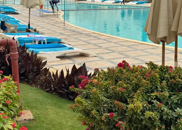 Sahl Hasheesh Finest - Gravity Beachfront Family 2 Bedroom - Non Egyptian Only Garden Pools View