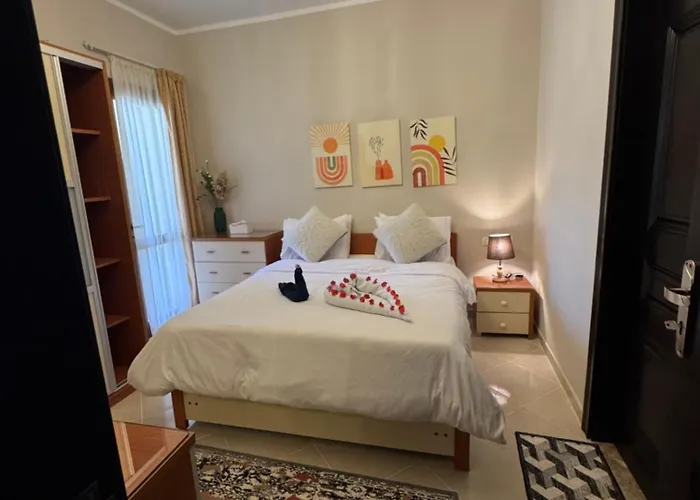 Sahl Hasheesh Finest - Gravity Beachfront Family 2 Bedroom - Non Egyptian Only Garden Pools View