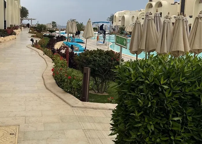 Apartman Sahl Hasheesh Finest - Gravity Beachfront Family 2 Bedroom - Non Egyptian Only Garden Pools View Gurdaka